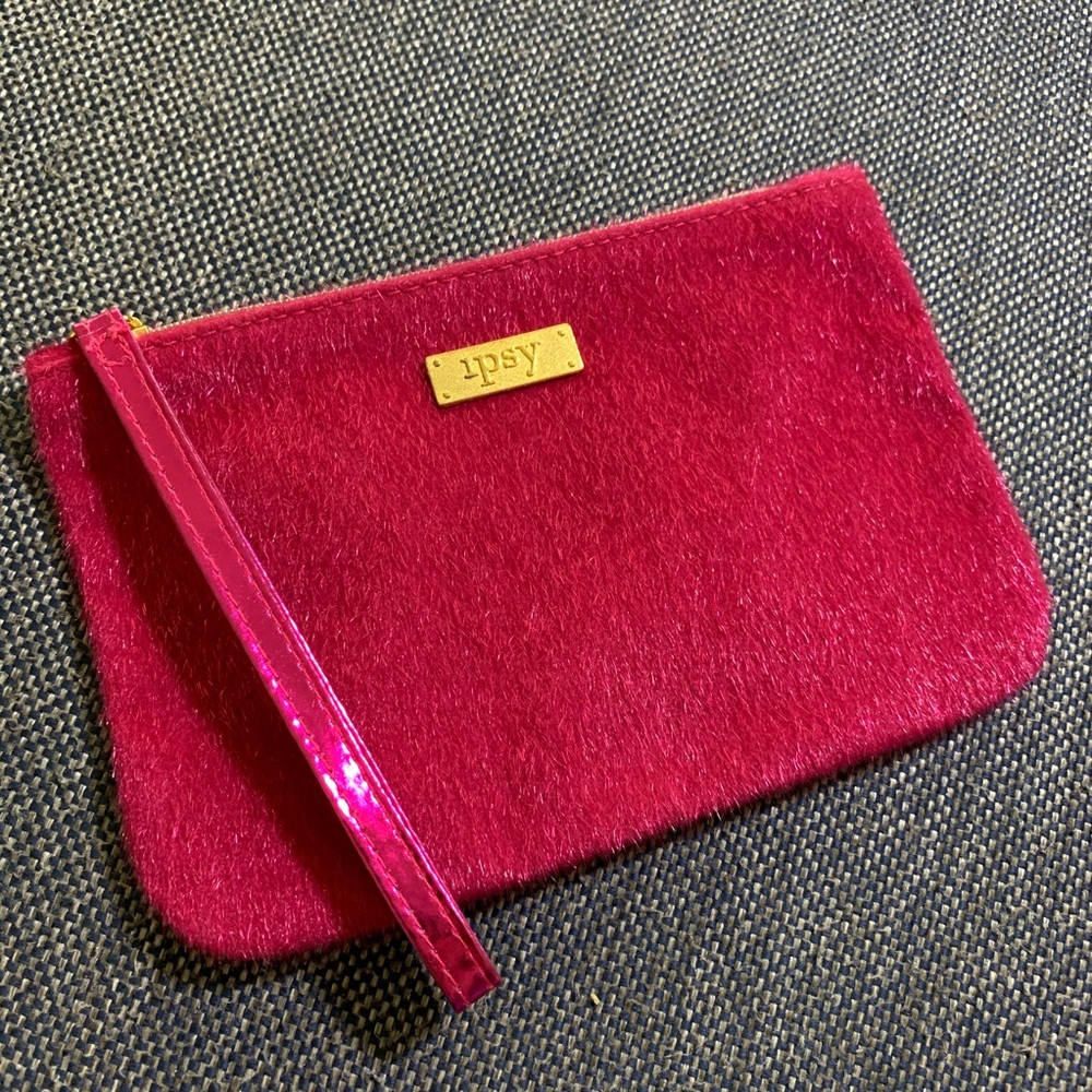Pink textured Ipsy bag  *4/$20*